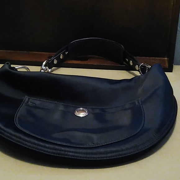 Coach - Picture 2 of 11